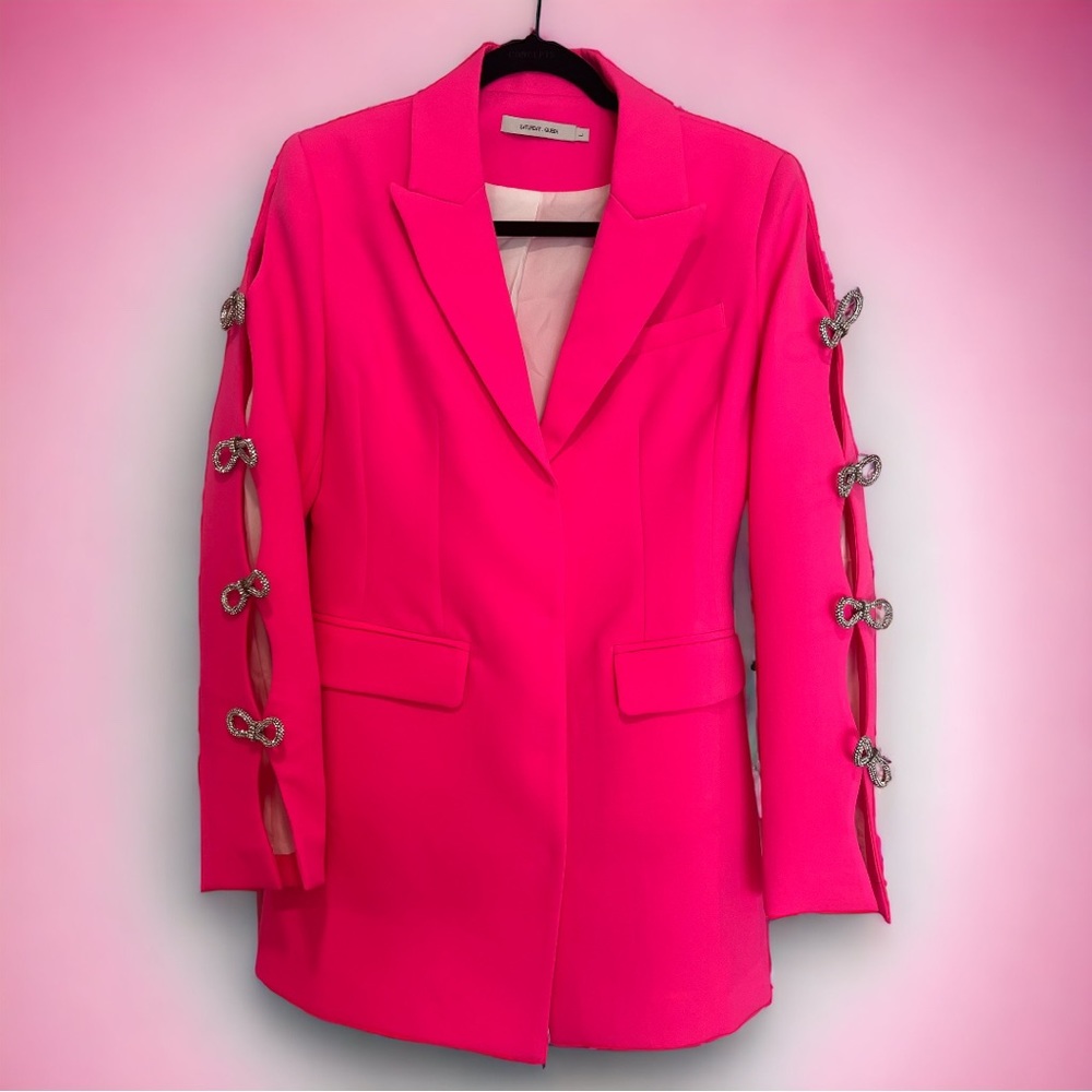 New never worn pink blazer Size L with the beautiful sparkly sleeve details